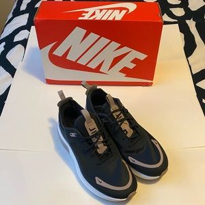 Nike Womens Air Max Dia